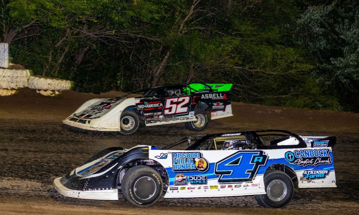 Mitch Keeter (52) on his way to the Ca$h Money Late Model Series victory. (Joshua Allee Photo)